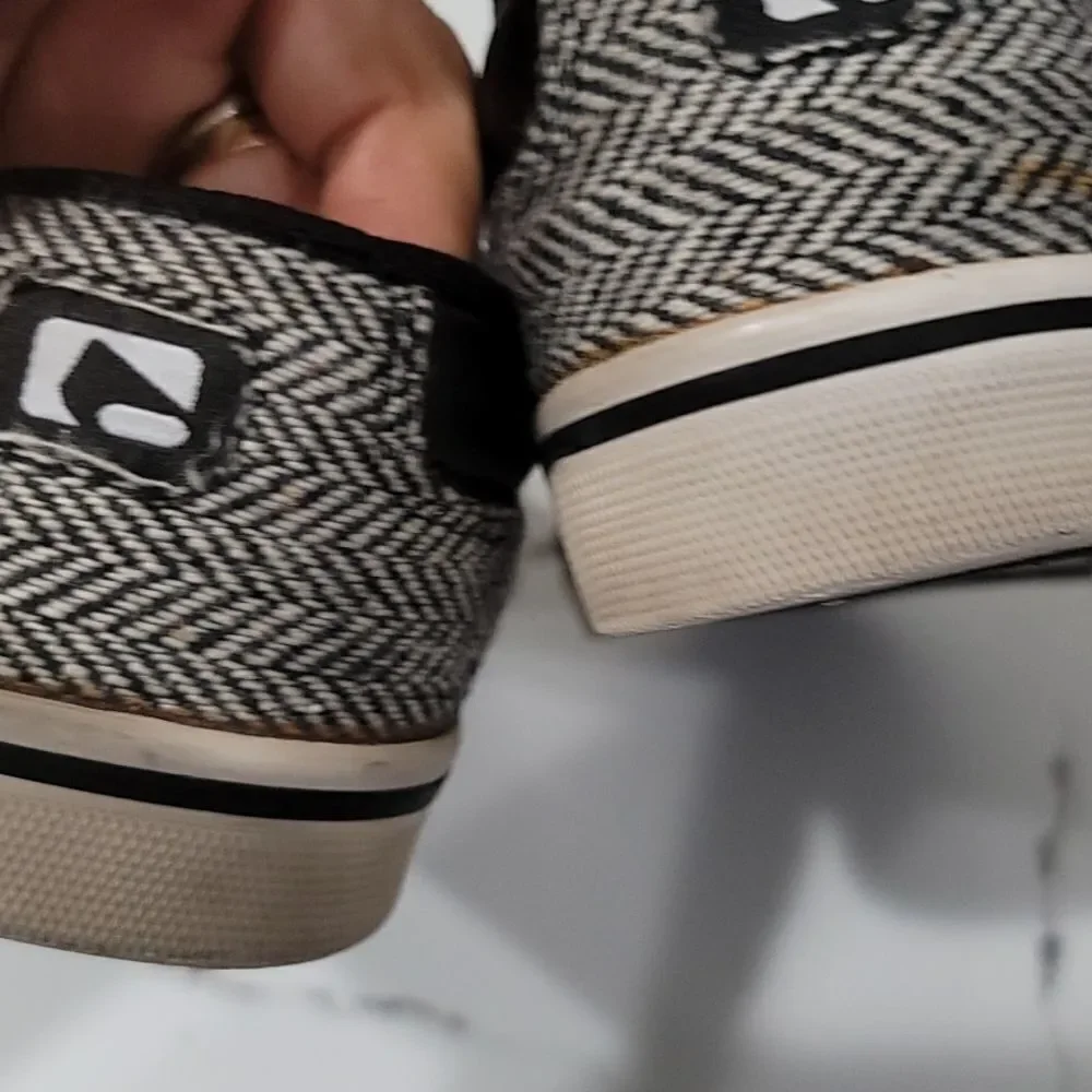 Globe loafers chevron